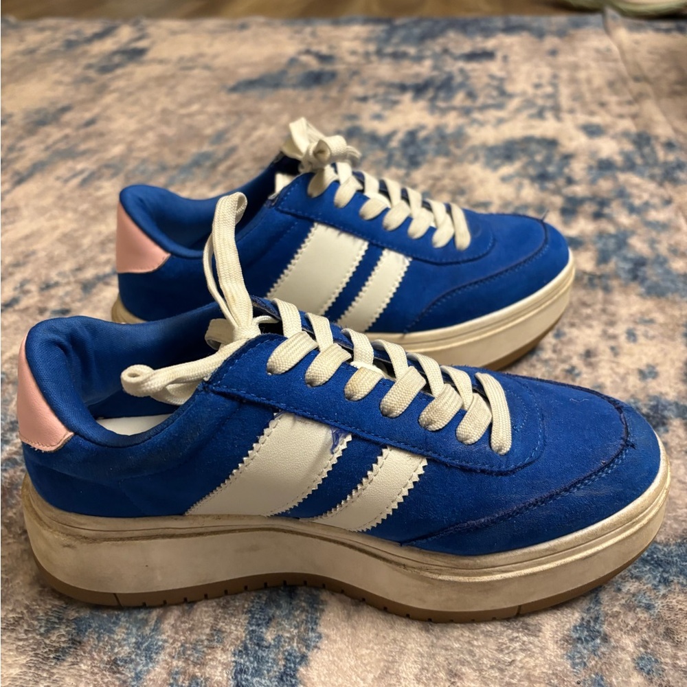 steve madden navies sneakers
